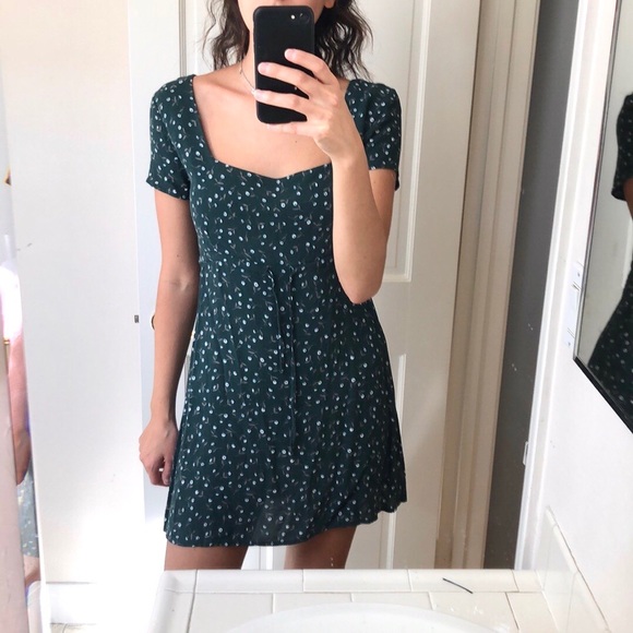 Brandy Melville Dresses & Skirts - Brandy Melville Floral Dress
